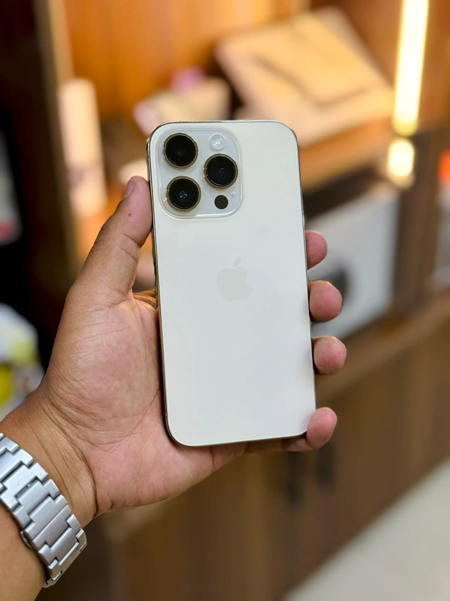 iPhone 14 Pro (Used)